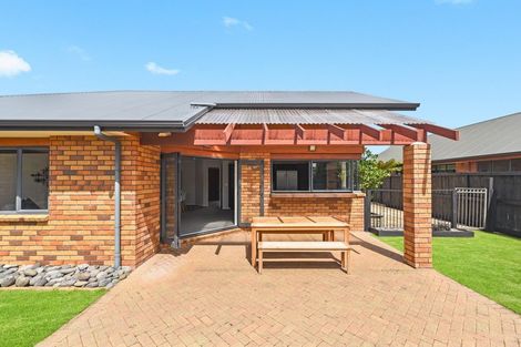 Photo of property in 12 Oldfield Court, Huntington, Hamilton, 3210