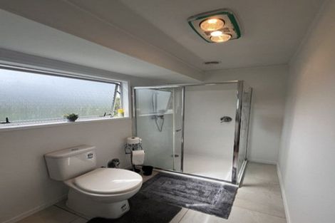 Photo of property in 27 Cedar Heights Avenue, Massey, Auckland, 0614