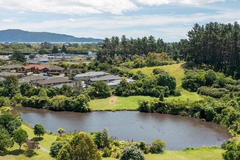 Photo of property in 27 Cascade Way, Paraparaumu, 5032