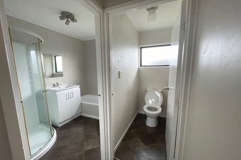 Photo of property in 2/25 Melleray Place, Randwick Park, Auckland, 2105