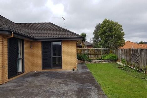 Photo of property in 20 Chesterton Terrace, Henderson, Auckland, 0612