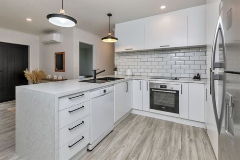 Photo of property in 25 Catherin Servant Close, Maunu, Whangarei, 0110