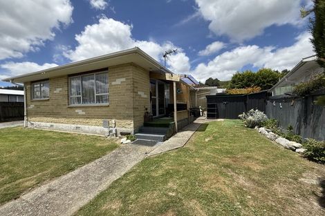 Photo of property in 24a Oregon Drive, Maoribank, Upper Hutt, 5018