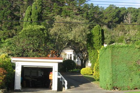 Photo of property in 479 Stokes Valley Road, Stokes Valley, Lower Hutt, 5019