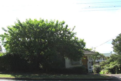 Photo of property in 7 Golf Road, New Lynn, Auckland, 0600