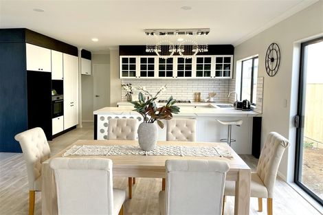 Photo of property in 70 Ksenia Drive, Flat Bush, Auckland, 2019