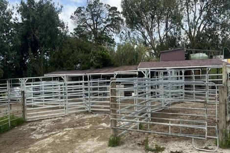 Photo of property in 492 Wairere Road, Paparoa, 0571