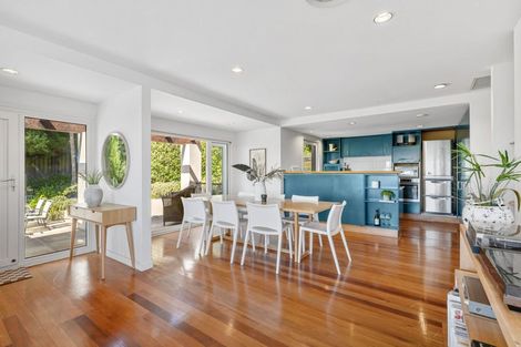 Photo of property in 425a Cashmere Road, Westmorland, Christchurch, 8025