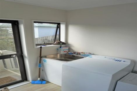 Photo of property in 1/24 Barbados Drive, Unsworth Heights, Auckland, 0632