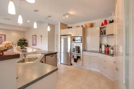 Photo of property in 21 Merlot Drive, Greenmeadows, Napier, 4112