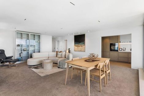 Photo of property in Seaview Apartments, 13/64 Milford Road, Milford, Auckland, 0620