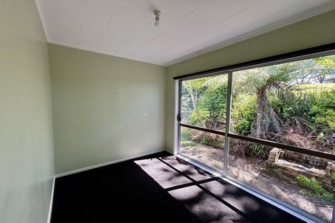 Photo of property in 32 Christian Road, Swanson, Auckland, 0614