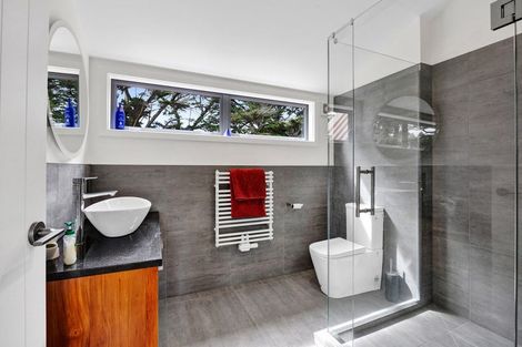 Photo of property in 215 Cowling Road, Hurdon, New Plymouth, 4371