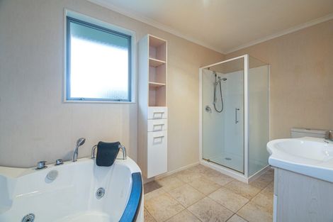 Photo of property in 37 Bradnor Meadows Drive, Swanson, Auckland, 0612