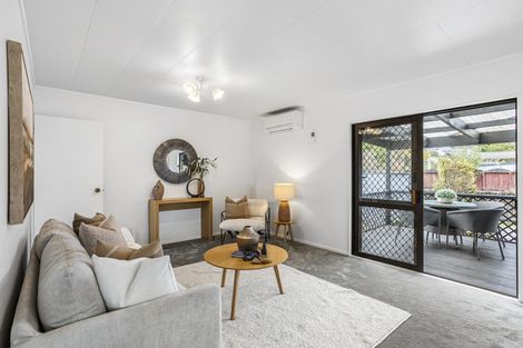 Photo of property in 2/23 Powrie Street, Glenfield, Auckland, 0629