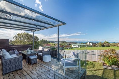 Photo of property in 1/719 East Coast Road, Browns Bay, Auckland, 0630