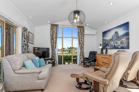 Photo of property in 1 Tautara Place, Ohauiti, Tauranga, 3112