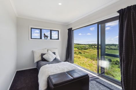 Photo of property in 129 South Manakau Road, Manakau, Otaki, 5583