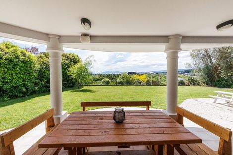 Photo of property in 33 Ruapehu Drive, Fitzherbert, Palmerston North, 4410