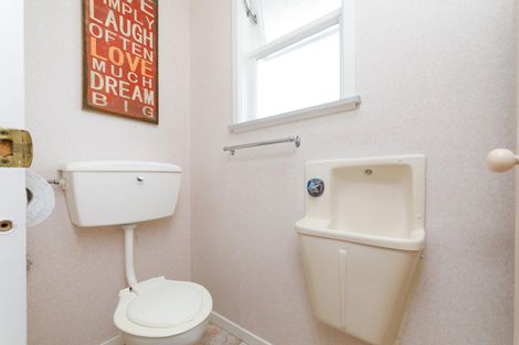 Photo of property in 14 Hartley Place, Awapuni, Palmerston North, 4412