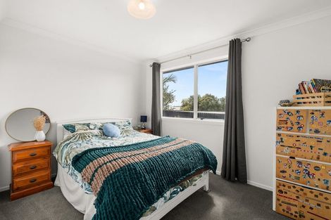 Photo of property in 17a Resolution Road, Welcome Bay, Tauranga, 3112