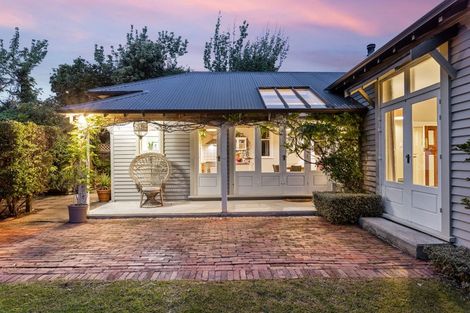 Photo of property in 93 Dyers Pass Road, Cashmere, Christchurch, 8022