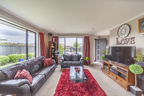 Photo of property in 6 Waitaha Place, Clive, 4102