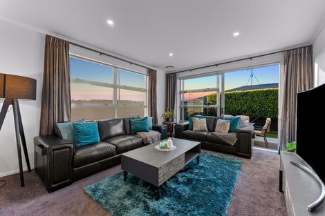 Photo of property in 15 Taikura Avenue, Red Beach, 0932