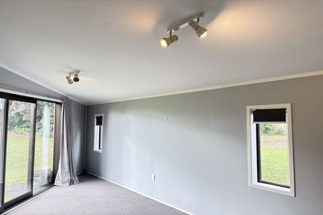 Photo of property in 412 Taupaki Road, Kumeu, 0892