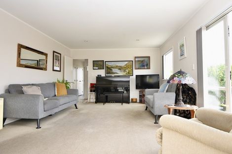 Photo of property in 5a Garrison Street, Carterton, 5713