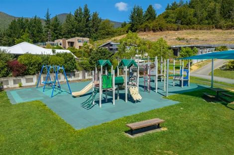 Photo of property in 4 Raukura Rise, Picton, 7220