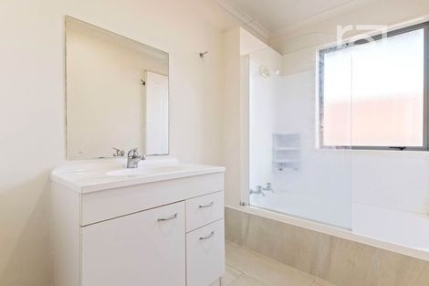 Photo of property in 16 Josie Lane, Manurewa, Auckland, 2102