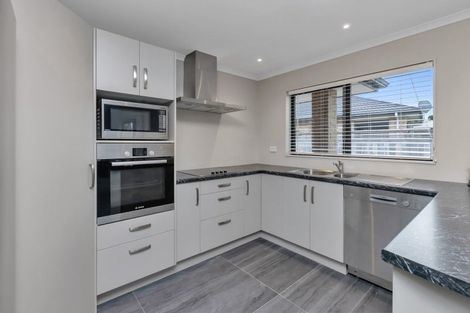 Photo of property in 5 Aarts Place, One Tree Point, 0118