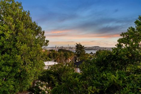Photo of property in 6 Chelsea View Drive, Chatswood, Auckland, 0626