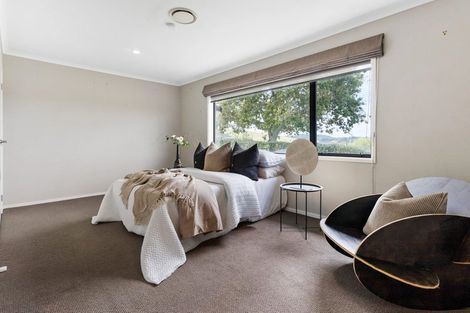 Photo of property in 3 Gavinike Place, Waimauku, 0812