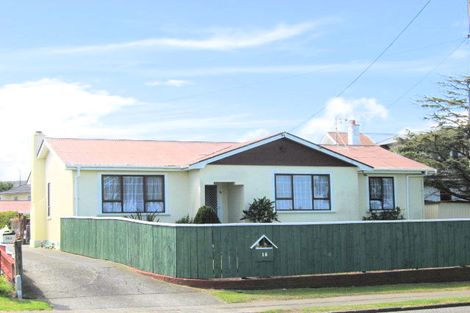 Photo of property in 16 Puriri Street, Gonville, Whanganui, 4501