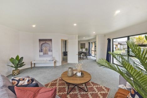 Photo of property in 8 Woodgate Court, Fitzherbert, Palmerston North, 4410