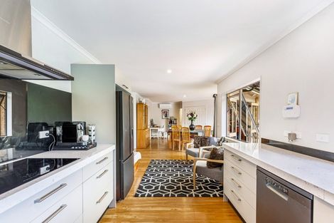 Photo of property in 14 Semillon Avenue, Henderson, Auckland, 0612