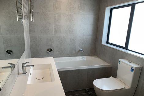 Photo of property in 40b Spencer Road, Pinehill, Auckland, 0632