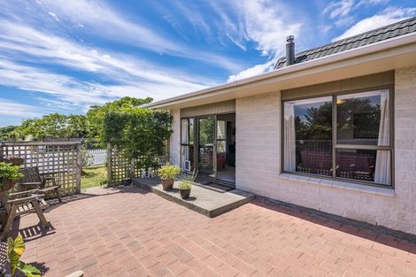 Photo of property in 6 Tawa Street, Waikanae, 5036