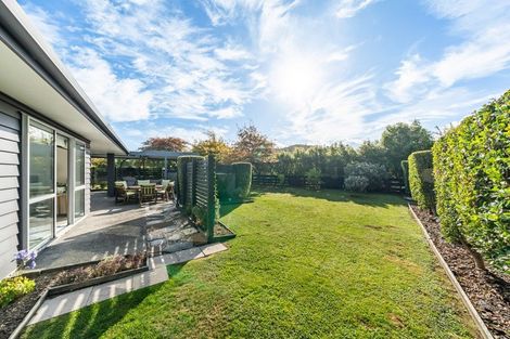 Photo of property in 140 Norana Road, Timberlea, Upper Hutt, 5018