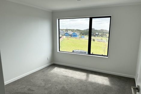 Photo of property in 19 Arawaru Avenue, Wainui, 0992