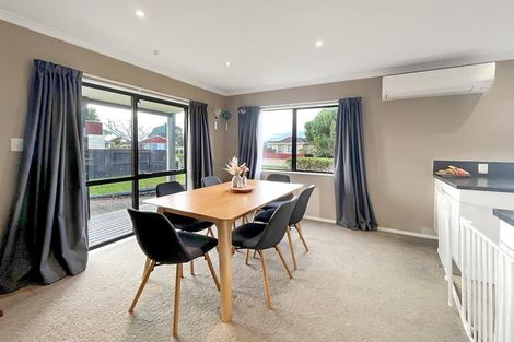Photo of property in 9 Cargill Grove, Kelvin Grove, Palmerston North, 4414