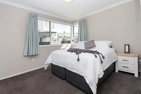 Photo of property in 18 Blanche Way, Half Moon Bay, Auckland, 2012