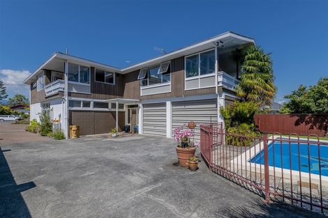 Photo of property in 355 Oxford Street, Levin, 5510