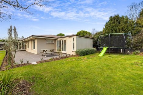 Photo of property in 6 Burrows Place, Ilam, Christchurch, 8041