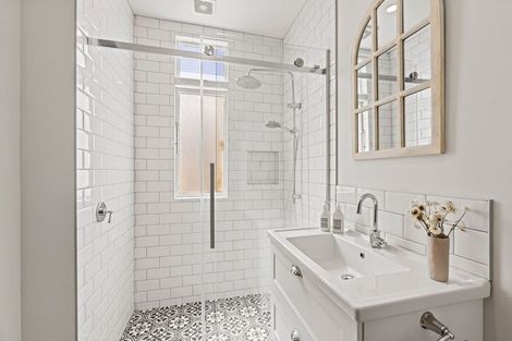 Photo of property in 246 Geraldine Street, Edgeware, Christchurch, 8013