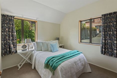 Photo of property in 2/3 Karitane Drive, Cashmere, Christchurch, 8022