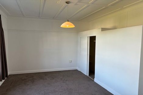 Photo of property in 18 Queens Road, Glen Avon, New Plymouth, 4312
