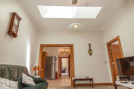 Photo of property in 290 Heatherlea Road East, Levin, 5571